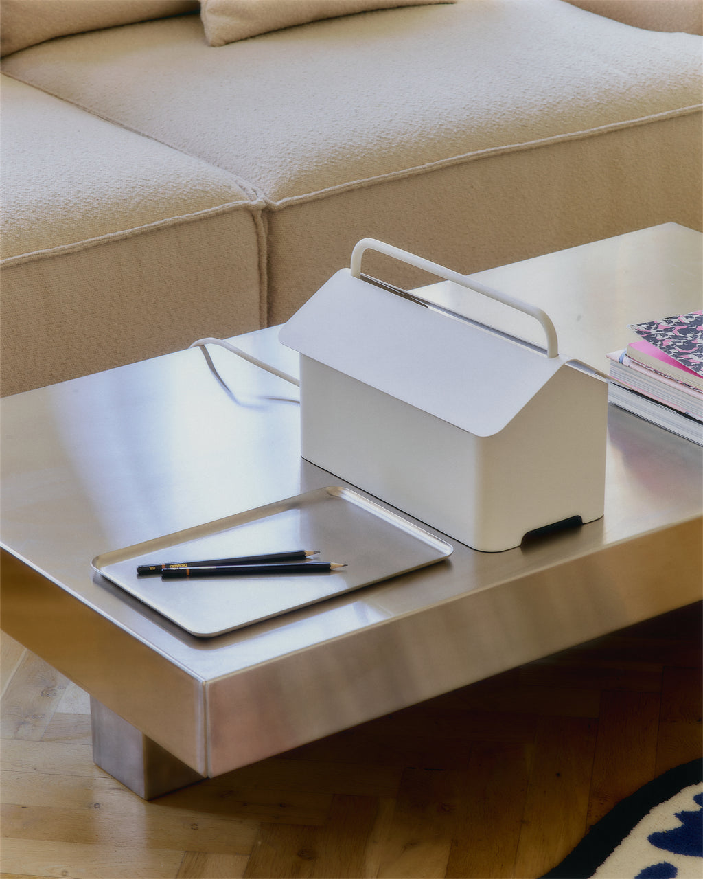 Pedestal Cable Villa Power Accessories 007 Pearl