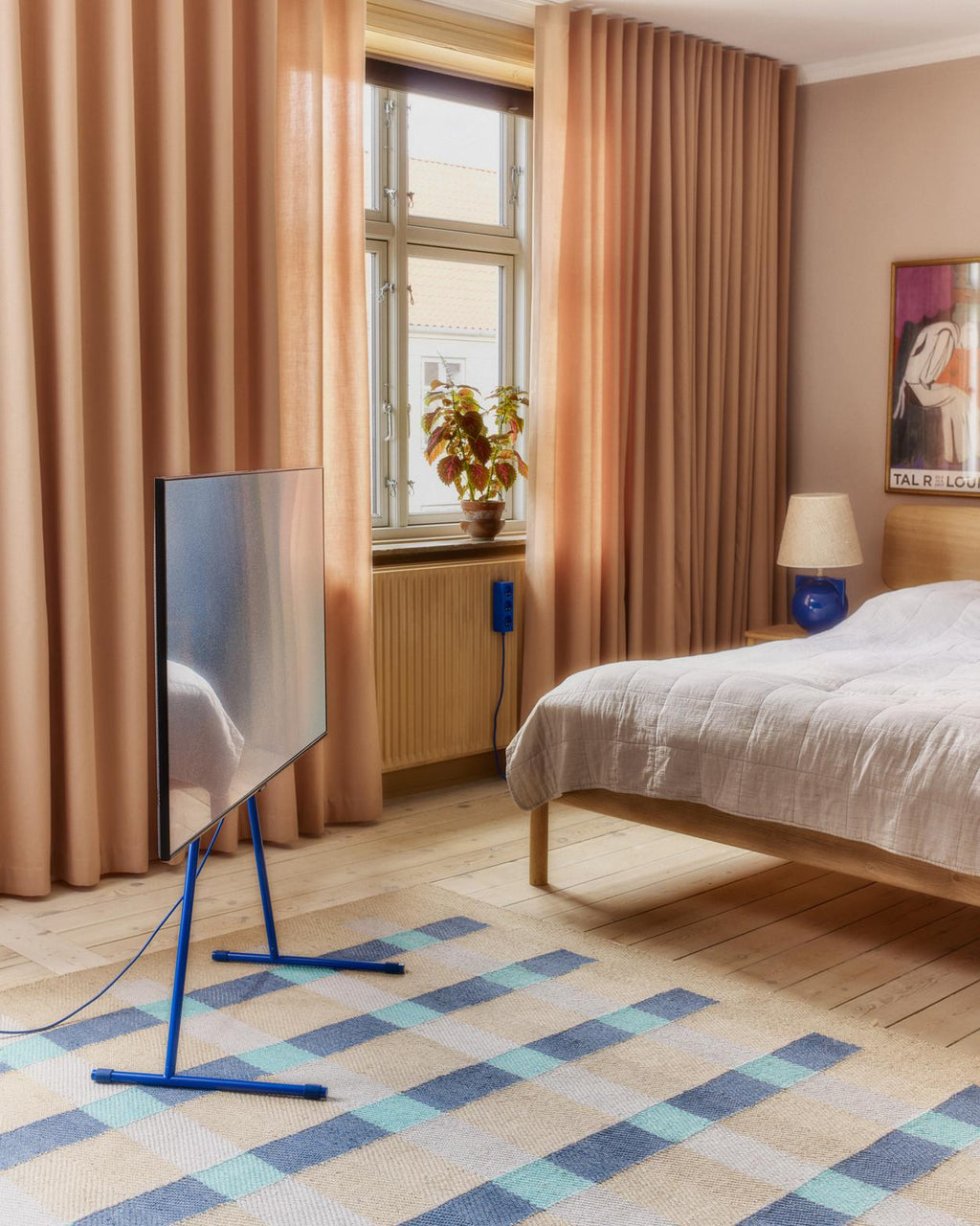 Pedestal Power Cable 7.5 UK Cables 006 Ultra Marine